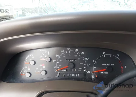 2001 Ford Excursion Limited z USA, uszkodzony, nr VIN 1FMSU43F31EA08680